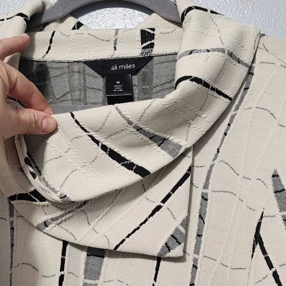 ALI MILES Tunic Womens Medium Ivory Black Jacquard Quiet Luxury Abstract Artsy - Picture 4 of 12